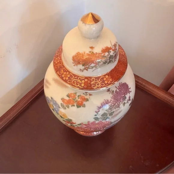 Vintage Japanese Porcelain Crackle Glaze Ginger Jar with Lid - Picture 4 of 12